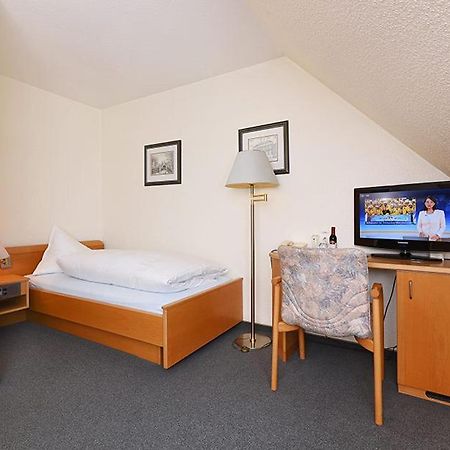 Hotel Garni Poggenstool Нойхарлингерзиль Экстерьер фото